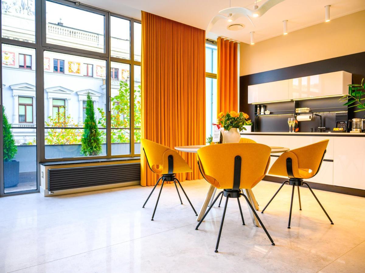 Pietryna Apartments Luxury - Sauna , Jacuzzi , Bezposrednio Przy Ul Piotrkowskiej Lodź Bagian luar foto