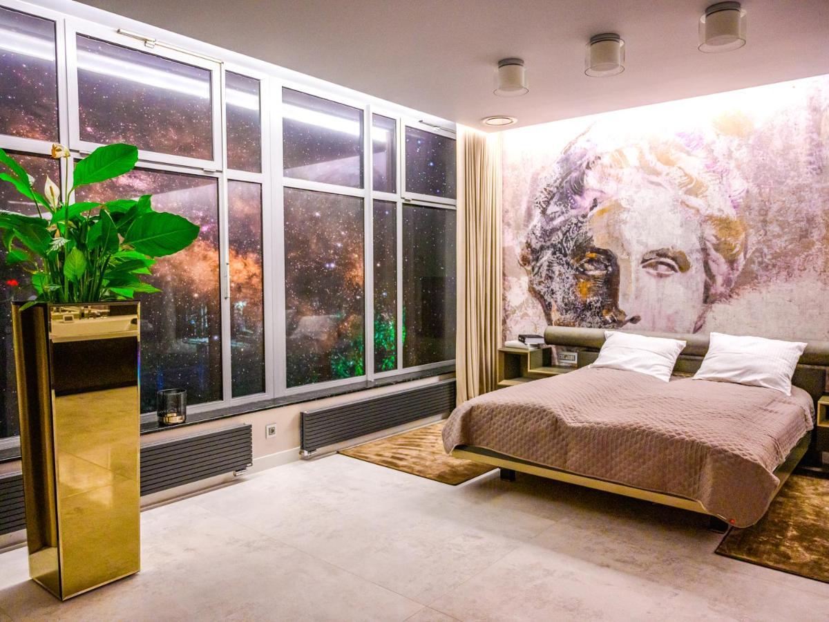 Pietryna Apartments Luxury - Sauna , Jacuzzi , Bezposrednio Przy Ul Piotrkowskiej Lodź Bagian luar foto