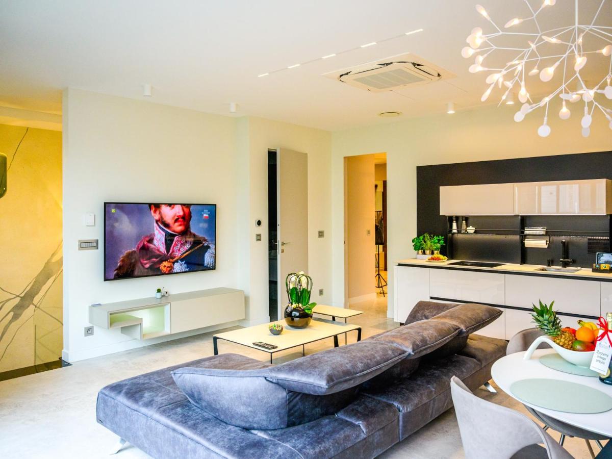 Pietryna Apartments Luxury - Sauna , Jacuzzi , Bezposrednio Przy Ul Piotrkowskiej Lodź Bagian luar foto