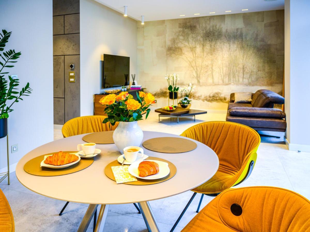 Pietryna Apartments Luxury - Sauna , Jacuzzi , Bezposrednio Przy Ul Piotrkowskiej Lodź Bagian luar foto