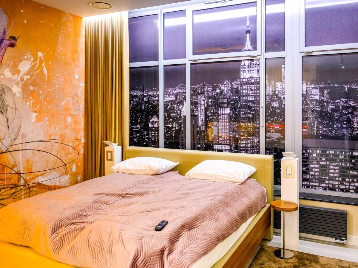 Pietryna Apartments Luxury - Sauna , Jacuzzi , Bezposrednio Przy Ul Piotrkowskiej Lodź Bagian luar foto