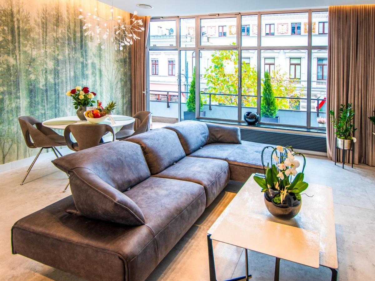Pietryna Apartments Luxury - Sauna , Jacuzzi , Bezposrednio Przy Ul Piotrkowskiej Lodź Bagian luar foto